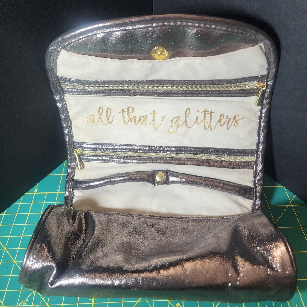 NWOT - Metallic Silver Travel Jewlry Bag